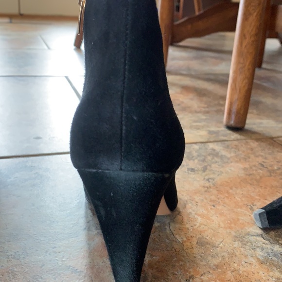 Black ankle booties. Gently worn - Picture 3 of 9